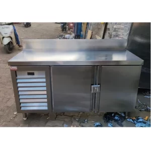 Stainless Steel Commercial Table Top Refrigerator, 600 L