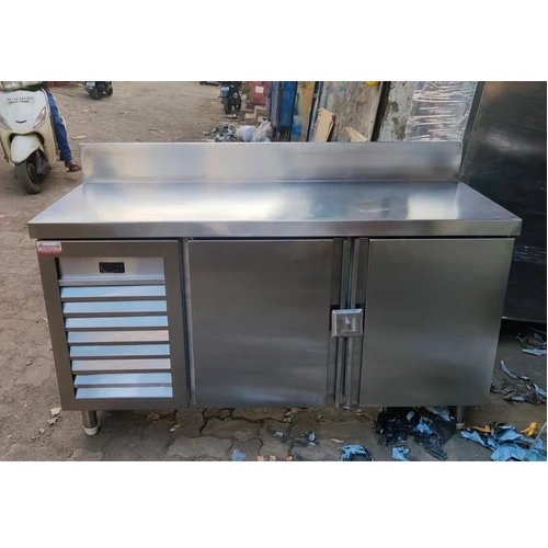 Stainless Steel Commercial Table Top Refrigerator, 600 L - Factorydunia